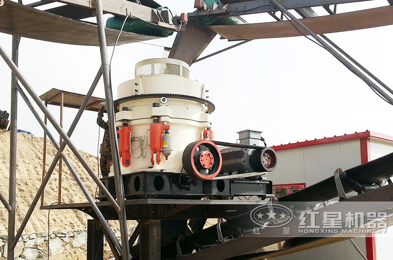 膨潤土圓錐破碎機工作現場 膨潤土圓錐破碎機工作現場