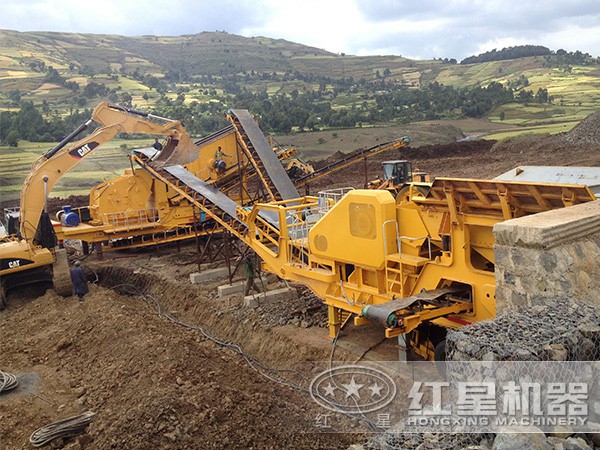 流動(dòng)性的石灰石破碎現(xiàn)場(chǎng) 流動(dòng)性的石灰石破碎現(xiàn)場(chǎng)