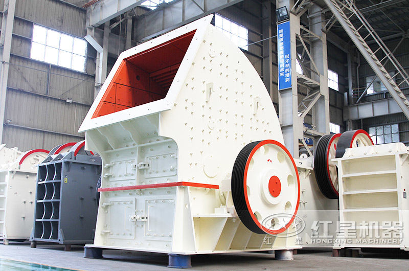 一次成型的重錘式破碎機(jī) 一次成型的重錘式破碎機(jī)