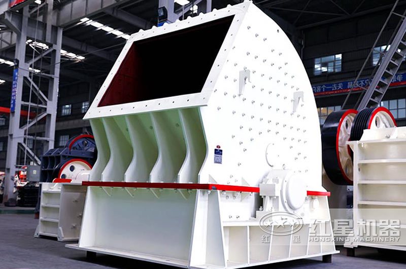 重錘式破碎機(jī),生產(chǎn)機(jī)制砂“一次成型” 重錘式破碎機(jī),生產(chǎn)機(jī)制砂“一次成型”