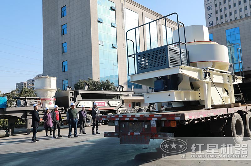 大型碎石磨砂機發(fā)貨現場圖