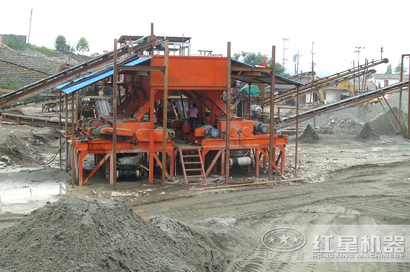 對輥制砂機(jī)碎煤現(xiàn)場圖片 對輥制砂機(jī)碎煤現(xiàn)場圖片