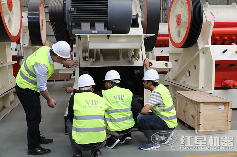 客戶親臨考察(有現貨) 客戶親臨考察(有現貨)