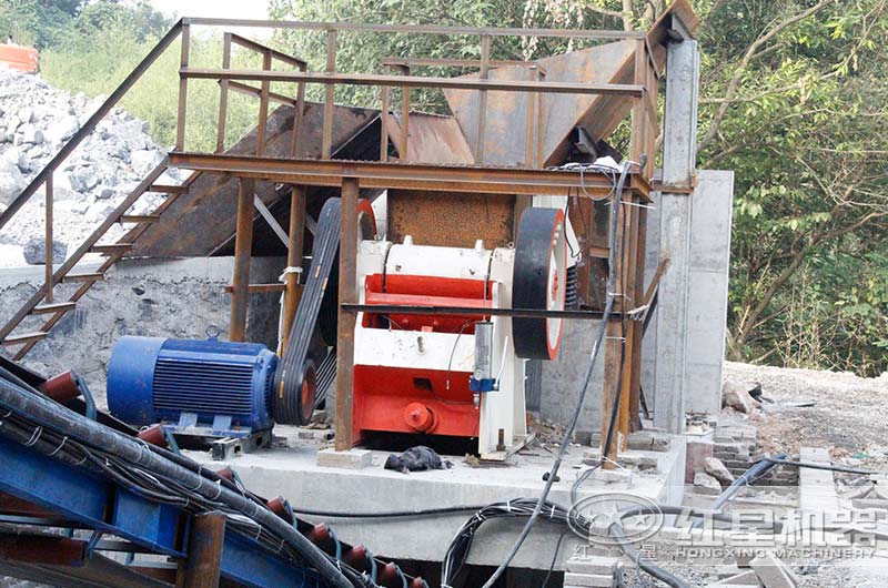 500×750顎式破碎機工作實拍圖 500×750顎式破碎機工作實拍圖