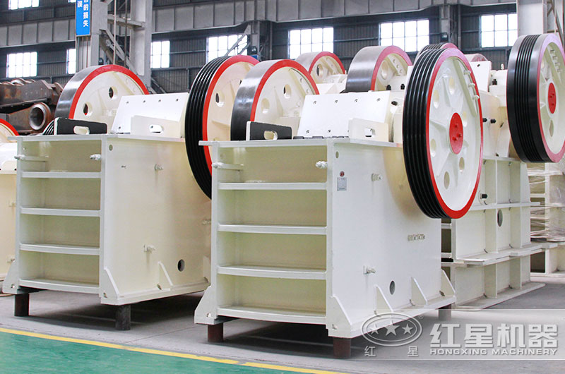 玄武巖顎式破碎機(jī)圖片 玄武巖顎式破碎機(jī)圖片