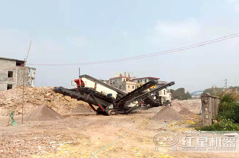 履帶式移動破碎站工作現場圖片 履帶式移動破碎站工作現場圖片