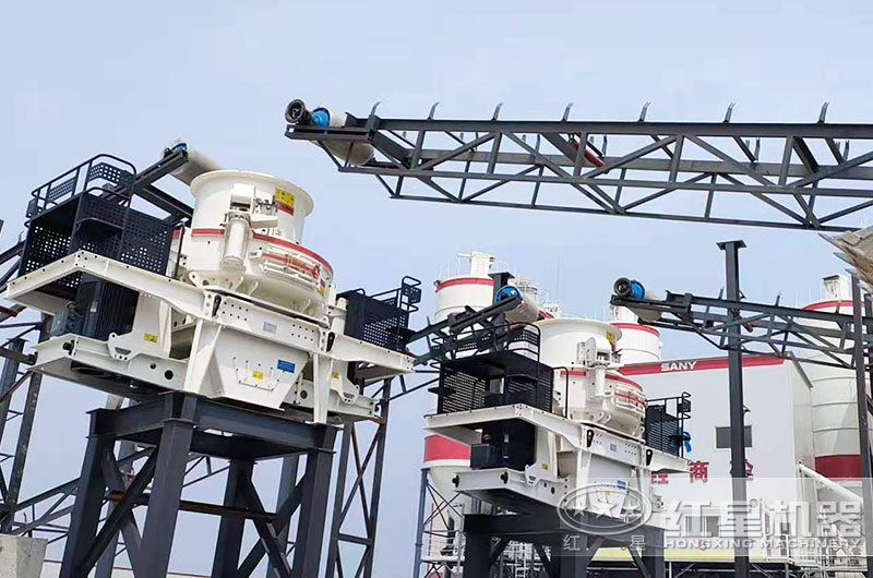 瓜子片制砂機工作現(xiàn)場圖 瓜子片制砂機工作現(xiàn)場圖