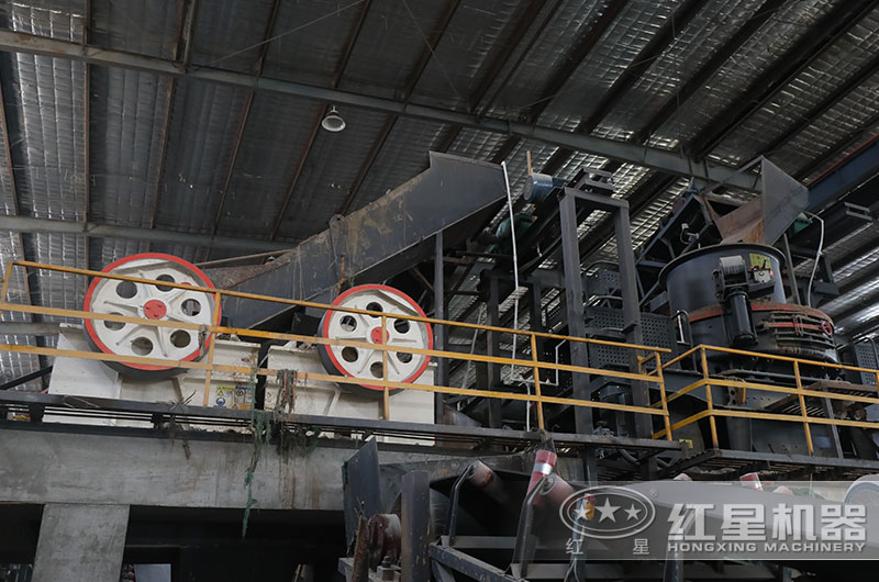 煤矸石粉碎加工客戶現(xiàn)場實(shí)拍 煤矸石粉碎加工客戶現(xiàn)場實(shí)拍